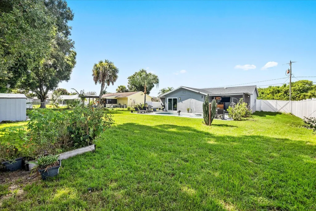957 SW Nichols Terrace Port St Lucie FL 34953