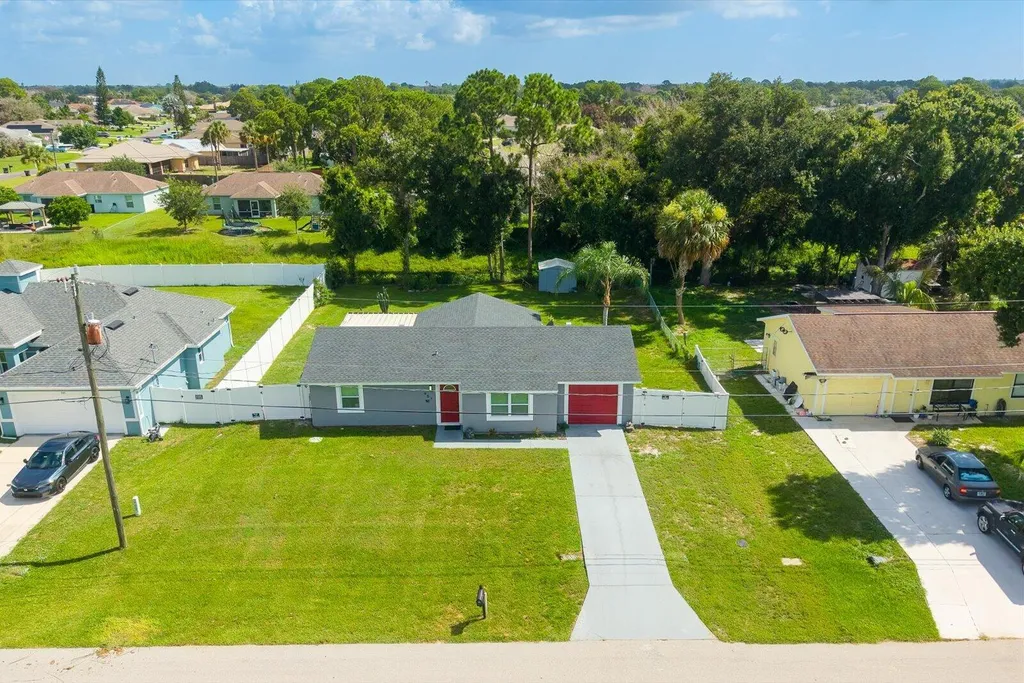 957 SW Nichols Terrace Port St Lucie FL 34953