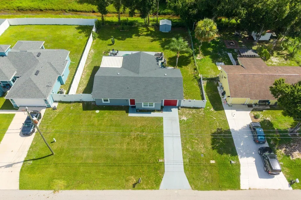 957 SW Nichols Terrace Port St Lucie FL 34953