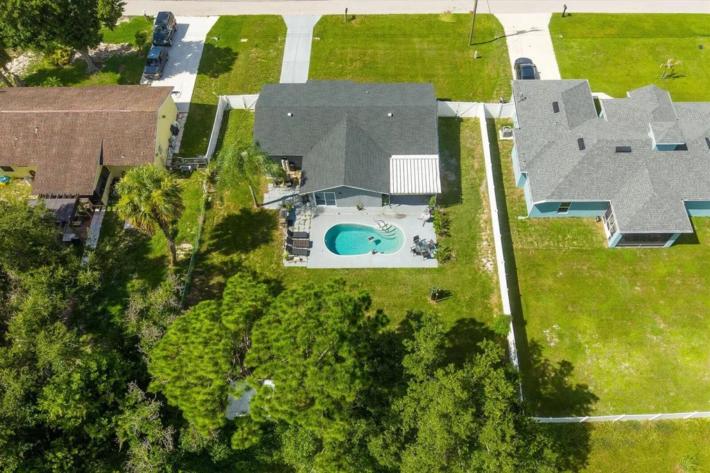 957 SW Nichols Terrace Port St Lucie FL 34953