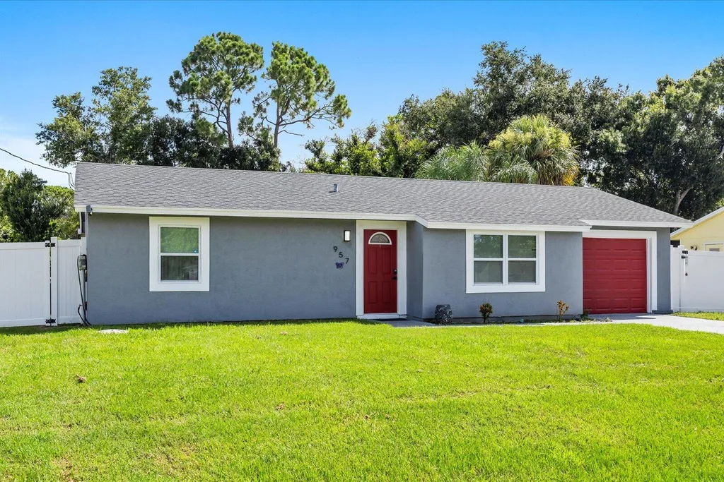 957 SW Nichols Terrace Port St Lucie FL 34953