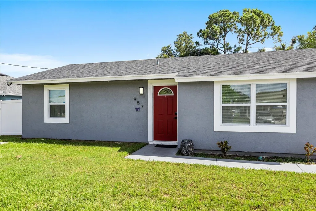 957 SW Nichols Terrace Port St Lucie FL 34953