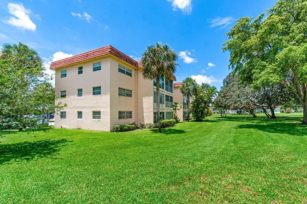 14721 Bonaire Boulevard Delray Beach FL 33446