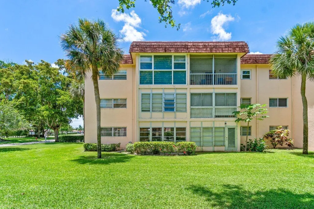 14721 Bonaire Boulevard Delray Beach FL 33446