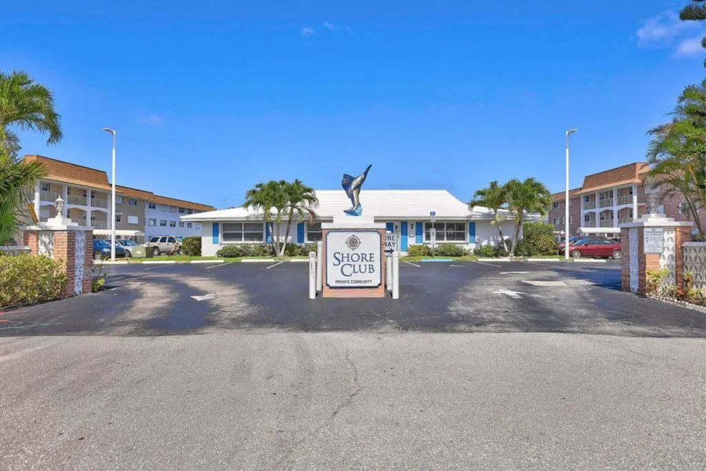 100 Shore Court North Palm Beach FL 33408