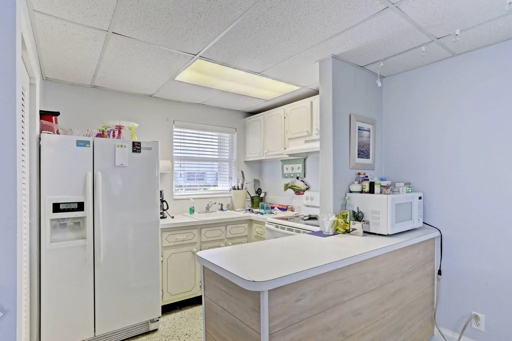 100 Shore Court North Palm Beach FL 33408