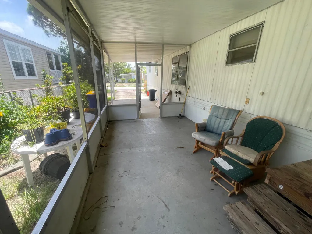 7961 SE Skylark Avenue Hobe Sound FL 33455