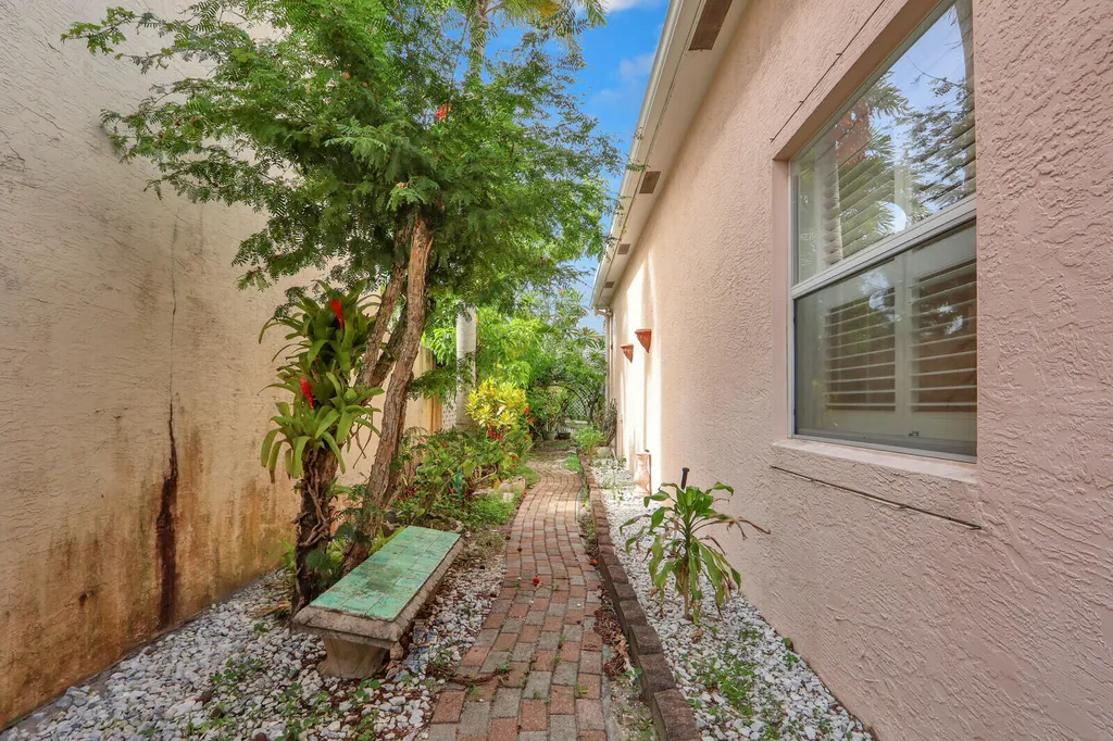 3167 El Camino West Palm Beach FL 33409