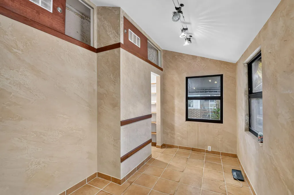 109 George Bush Boulevard Delray Beach FL 33444