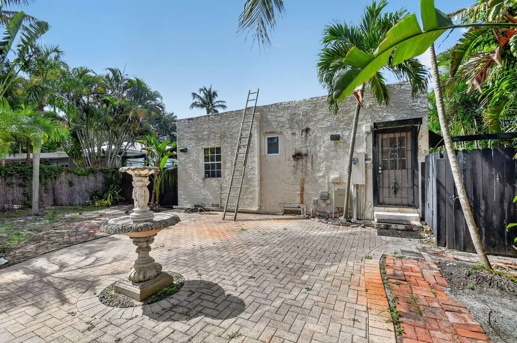 109 George Bush Boulevard Delray Beach FL 33444