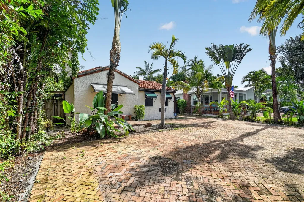 109 George Bush Boulevard Delray Beach FL 33444
