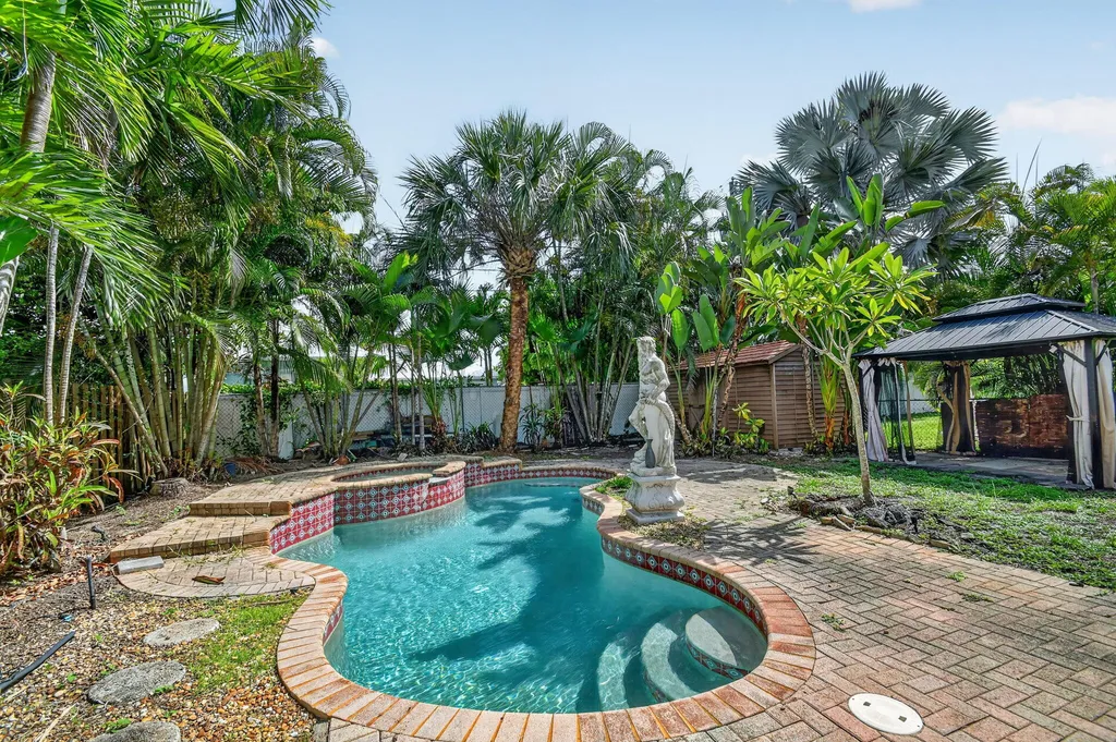 109 George Bush Boulevard Delray Beach FL 33444