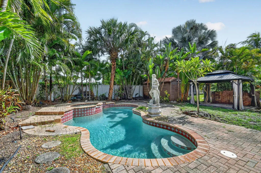 109 George Bush Boulevard Delray Beach FL 33444