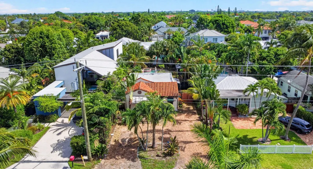 109 George Bush Boulevard Delray Beach FL 33444