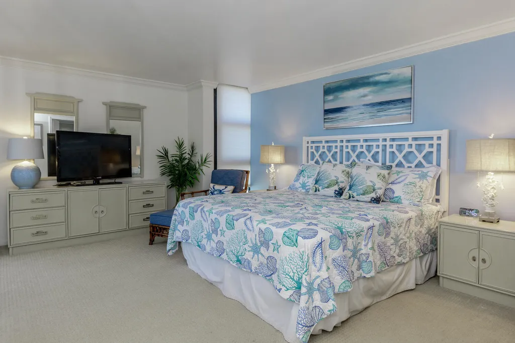5540 N Ocean Drive Riviera Beach FL 33404