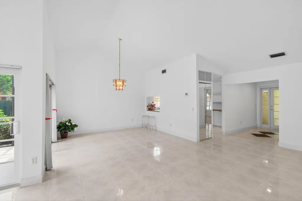 6105 Via Laguna Lane Boca Raton FL 33433