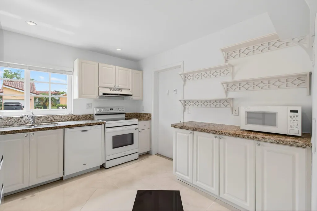 6105 Via Laguna Lane Boca Raton FL 33433