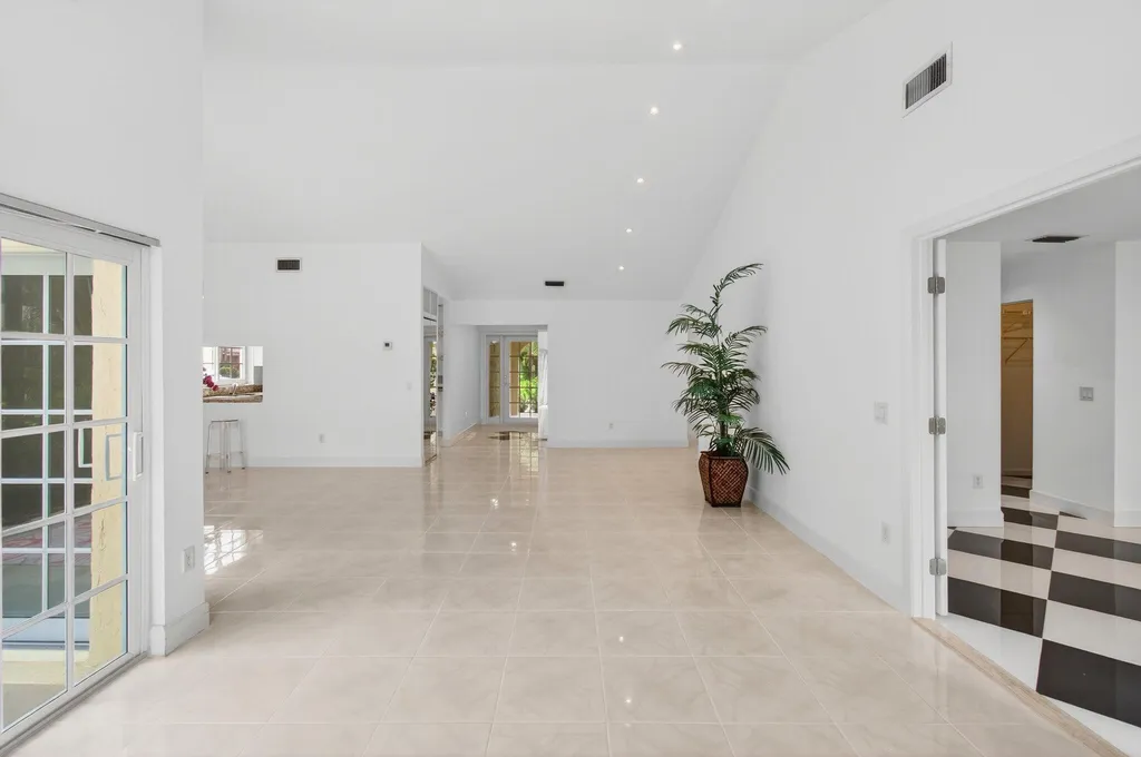 6105 Via Laguna Lane Boca Raton FL 33433