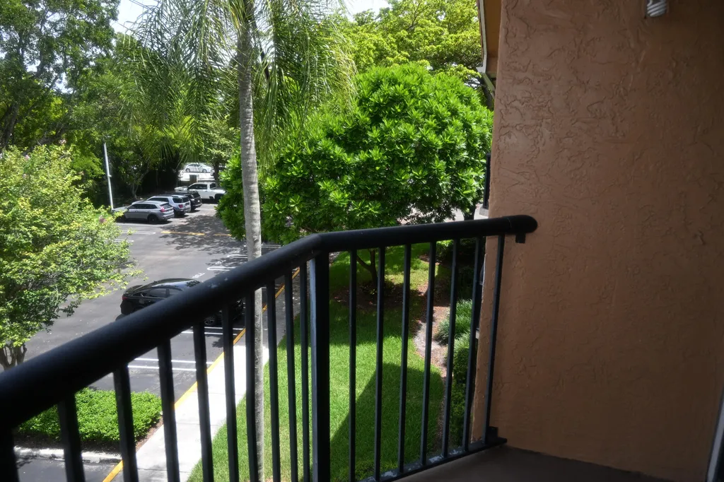 8721 Wiles Road SE Coral Springs FL 33067