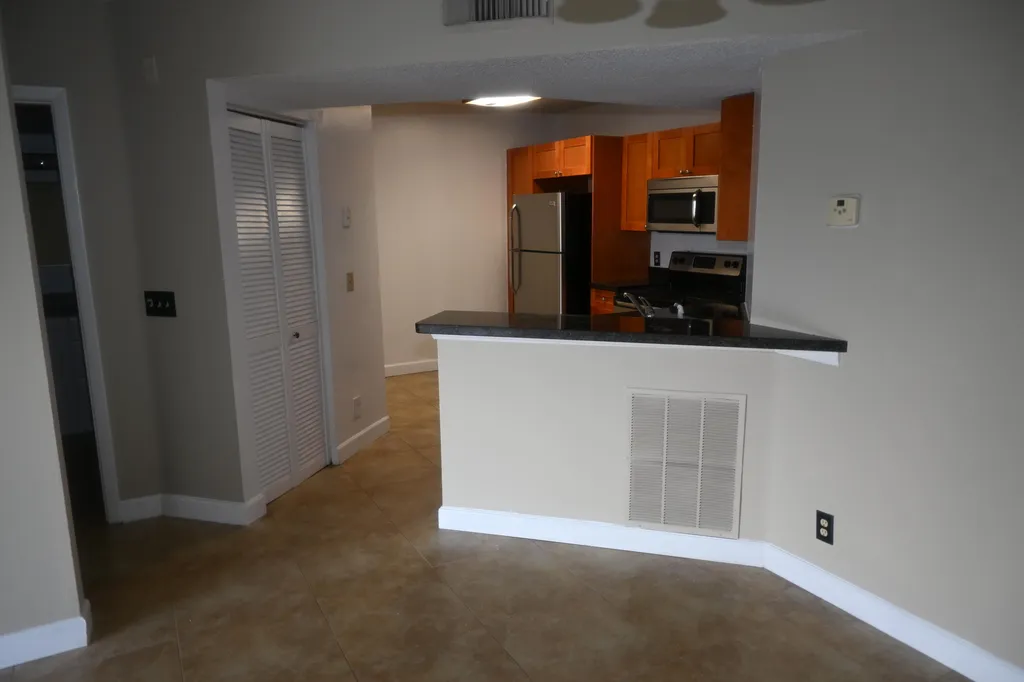 8721 Wiles Road SE Coral Springs FL 33067