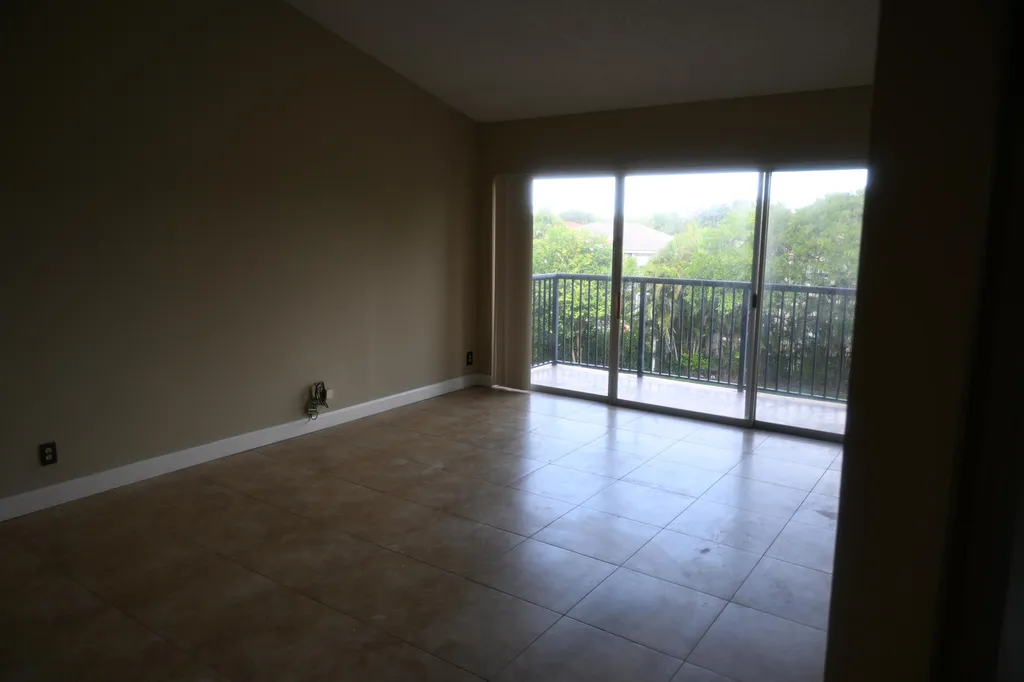 8721 Wiles Road SE Coral Springs FL 33067