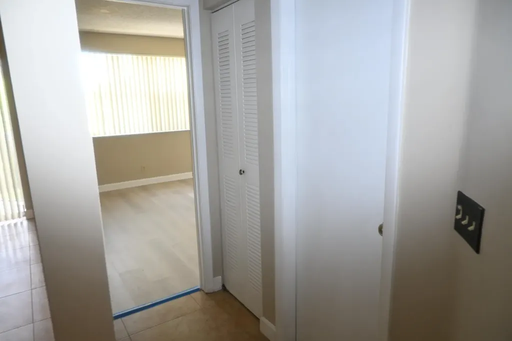 8721 Wiles Road SE Coral Springs FL 33067