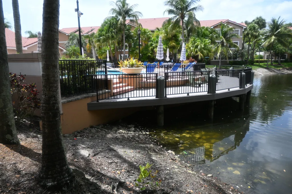 8721 Wiles Road SE Coral Springs FL 33067
