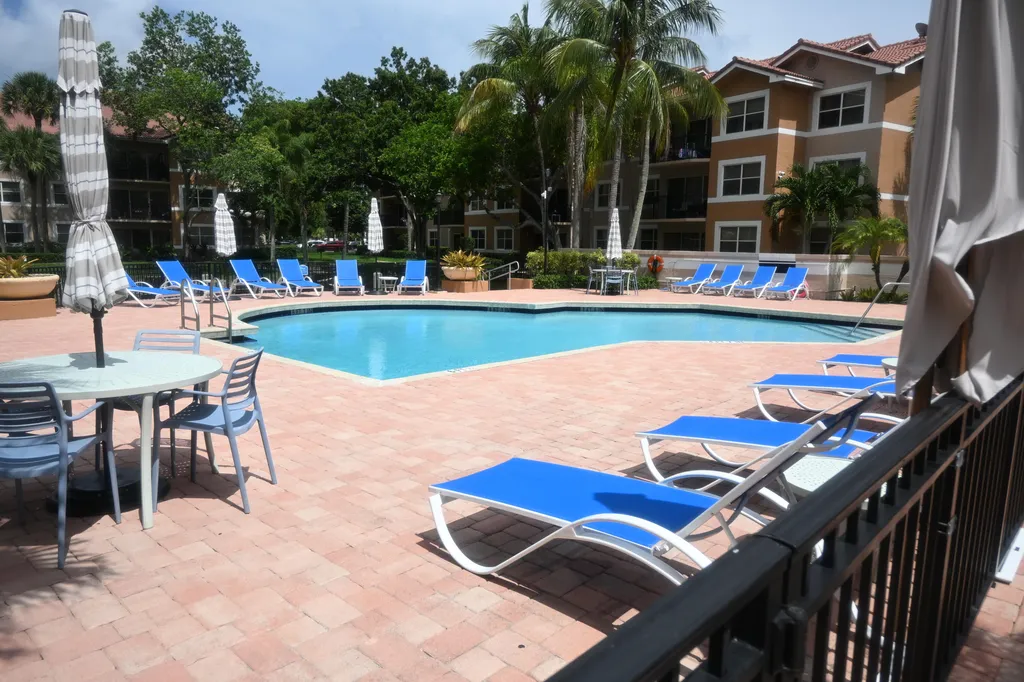 8721 Wiles Road SE Coral Springs FL 33067