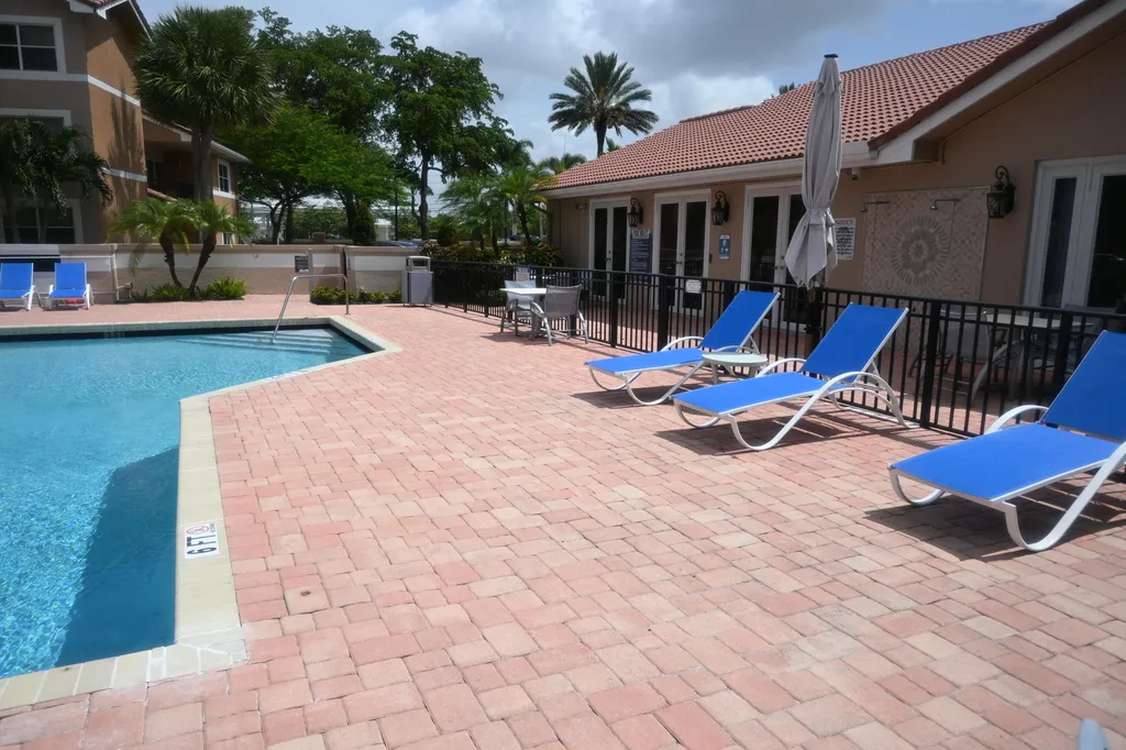 8721 Wiles Road SE Coral Springs FL 33067