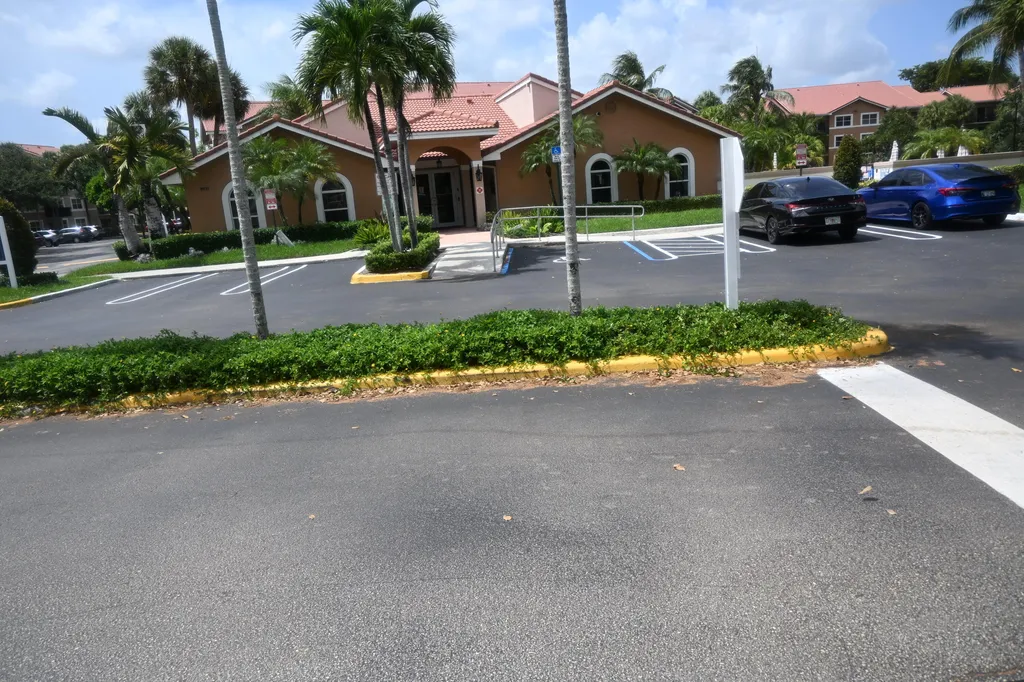 8721 Wiles Road SE Coral Springs FL 33067
