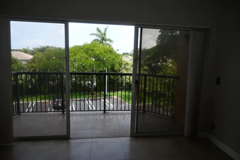 8721 Wiles Road SE Coral Springs FL 33067