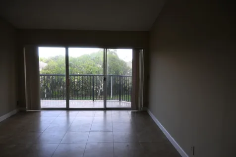 8721 Wiles Road SE Coral Springs FL 33067