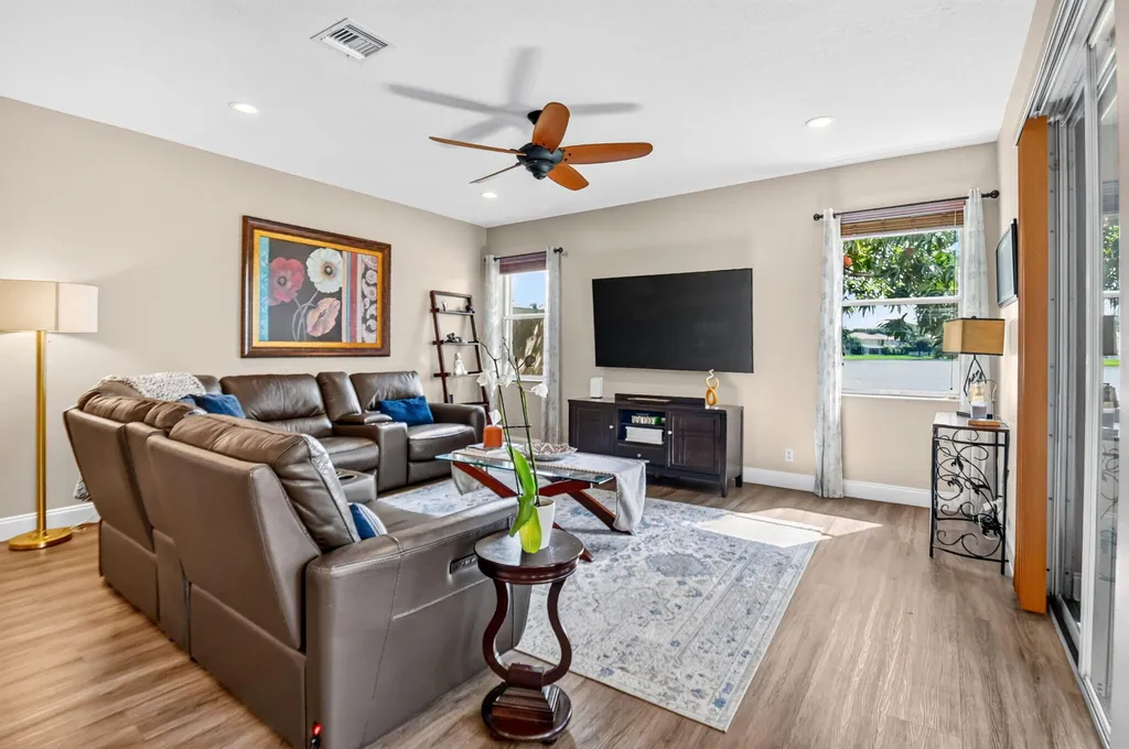 7228 Via Leonardo Lake Worth FL 33467