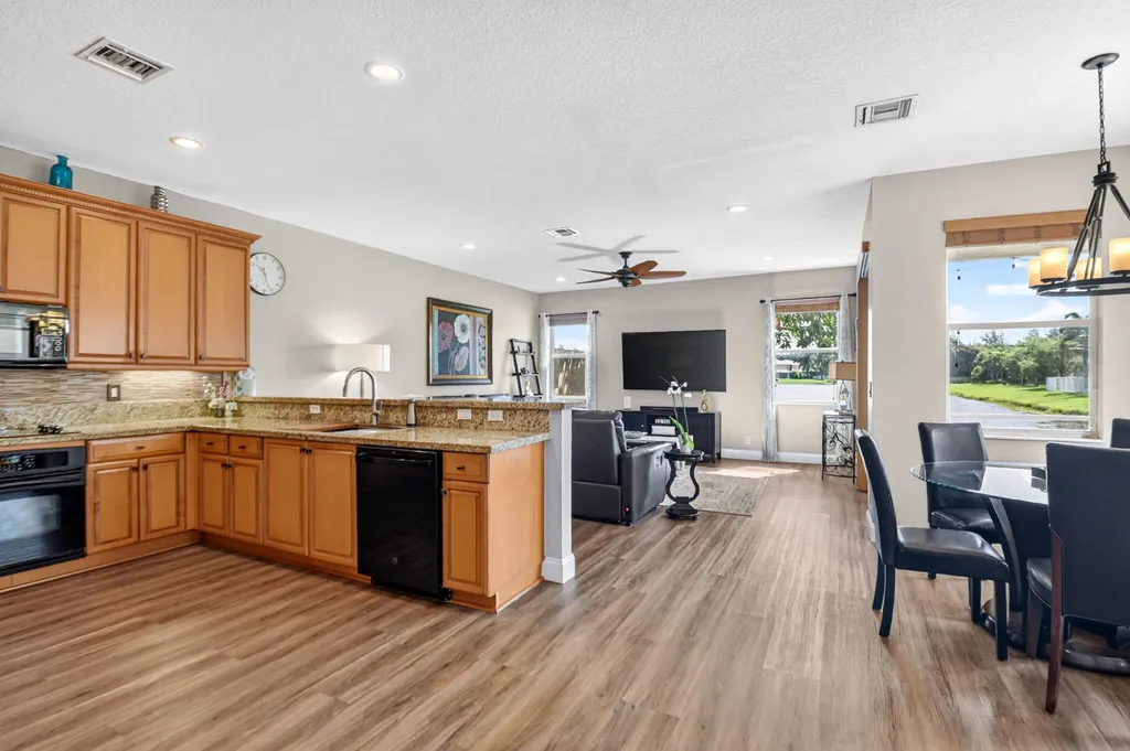 7228 Via Leonardo Lake Worth FL 33467