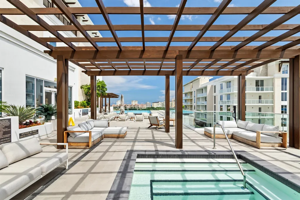 200 SE Mizner Boulevard Boca Raton FL 33432