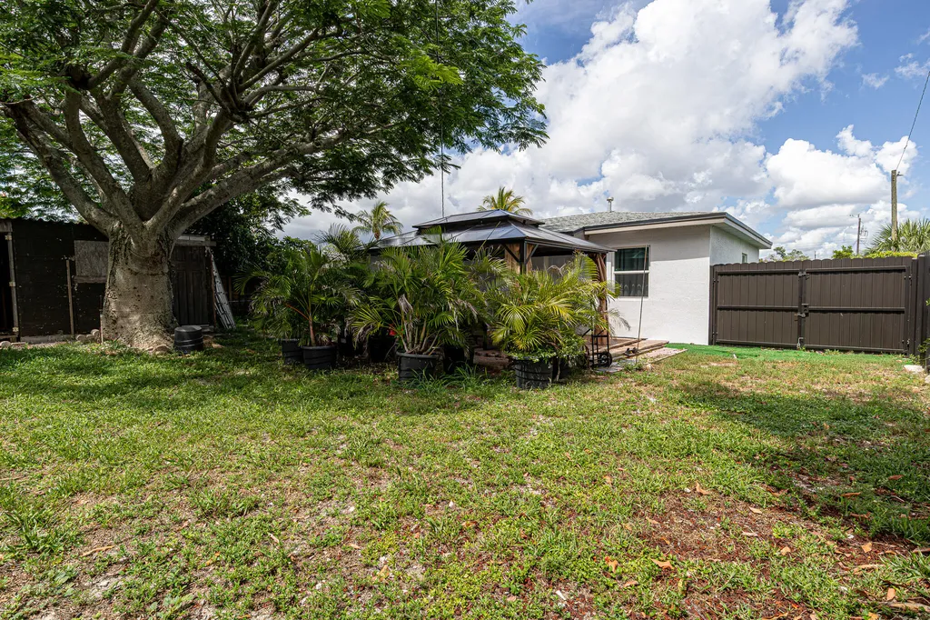 1416 S C Street Lake Worth Beach FL 33460