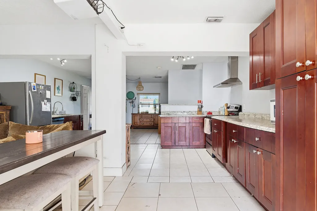 333 Mid Pines Road Palm Springs FL 33461