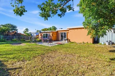 333 Mid Pines Road Palm Springs FL 33461