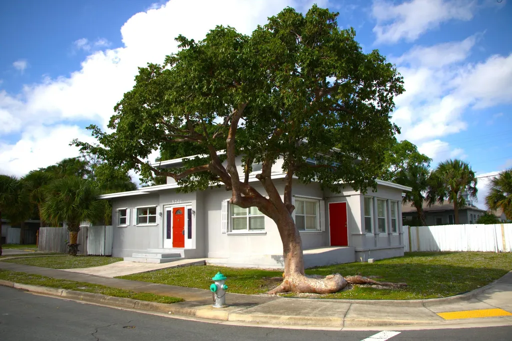 5701 N Flagler Drive West Palm Beach FL 33407