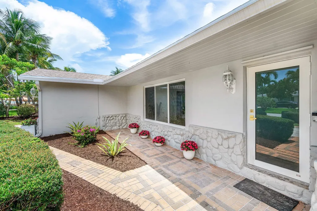 723 SW 27th Terrace Boynton Beach FL 33435