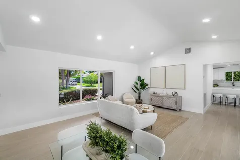 723 SW 27th Terrace Boynton Beach FL 33435