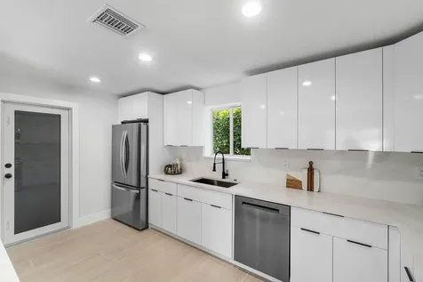 723 SW 27th Terrace Boynton Beach FL 33435