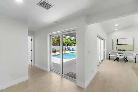 723 SW 27th Terrace Boynton Beach FL 33435