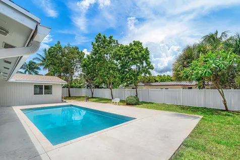 723 SW 27th Terrace Boynton Beach FL 33435