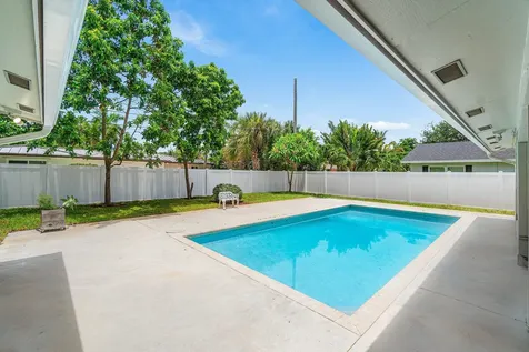 723 SW 27th Terrace Boynton Beach FL 33435