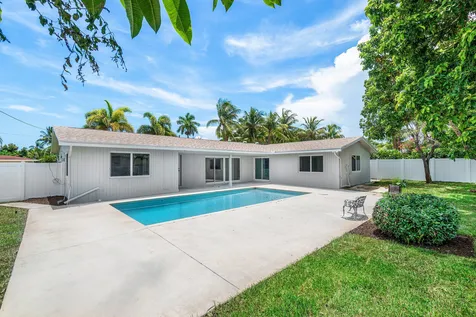 723 SW 27th Terrace Boynton Beach FL 33435