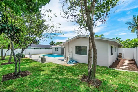 723 SW 27th Terrace Boynton Beach FL 33435