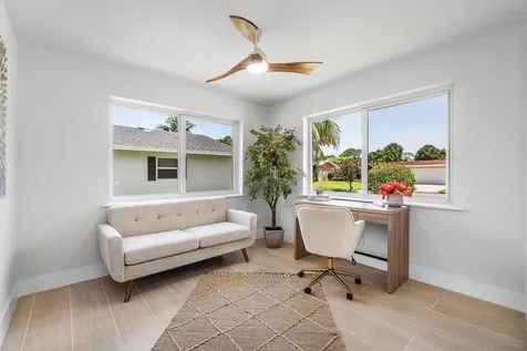 723 SW 27th Terrace Boynton Beach FL 33435
