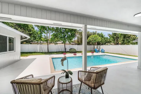 723 SW 27th Terrace Boynton Beach FL 33435
