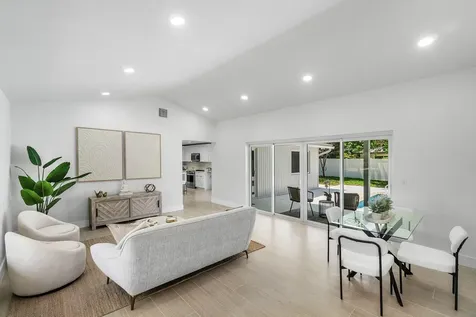 723 SW 27th Terrace Boynton Beach FL 33435